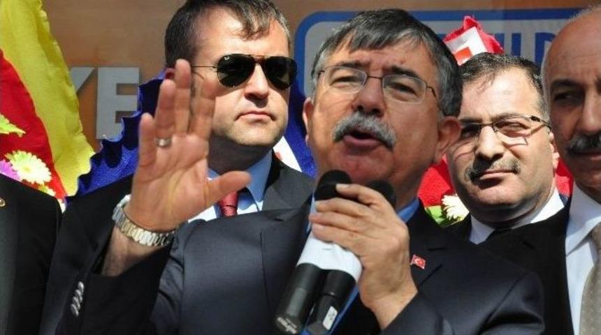 Milli Savunma Bakanı İsmet Yılmaz: