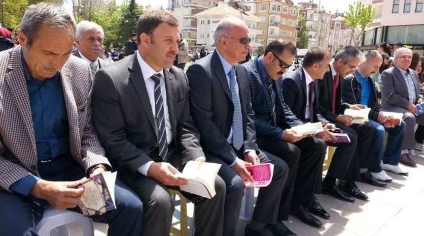 2 Bin Kişi Aynı Anda Kitap Okudu