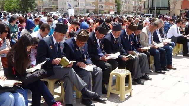 2 Bin Kişi Aynı Anda Kitap Okudu