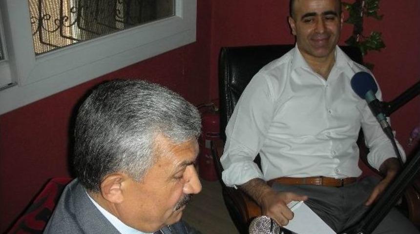 Adana Fm, "s&ouml;z&uuml;n G&uuml;c&uuml;"n&uuml; Konuşturuyor