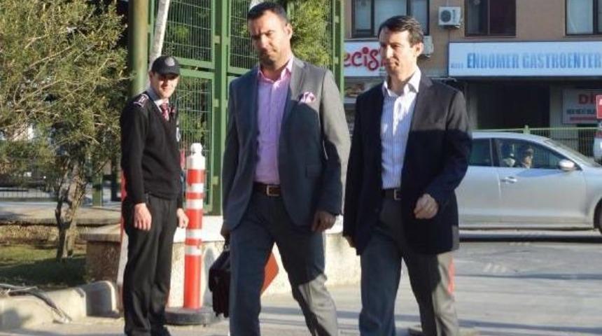 Fotoğraflar // Hakim Metin &Ouml;z&ccedil;elik Avukatıyla Birlikte Adliyede...