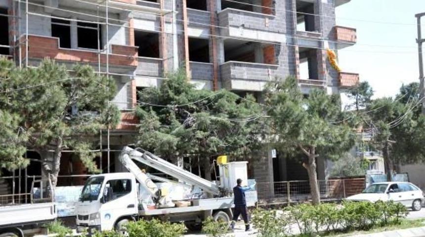 Kopan Tel Iki Mahalleyi Elektriksiz Bıraktı