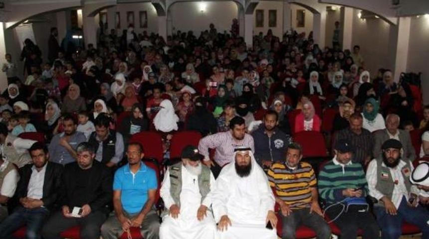 Şanlıurfa'da Barınan Suriyelilere Para Yardımı