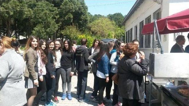 Aydın Lisesi Lokma Hayrı Düzenledi