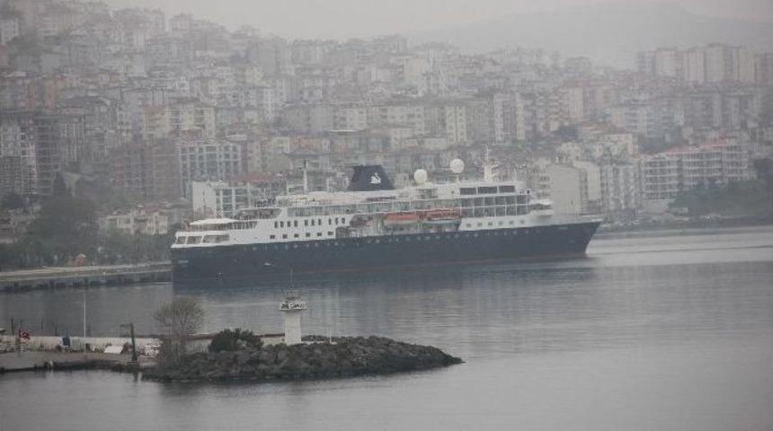 Sinop&rsquo;un İlk Kurvaziyer Yolcu Gemisi Bahama&rsquo;dan