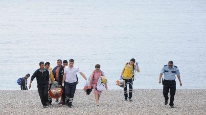 Denizde Fenalaşan Tatilciyi Vatandaşlar Kurtardı