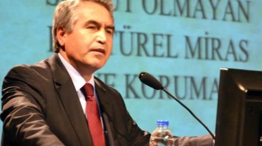 Prof.dr. &Ouml;cal Oğuz: Ana Dilin Yerini Kreş Dili Aldı