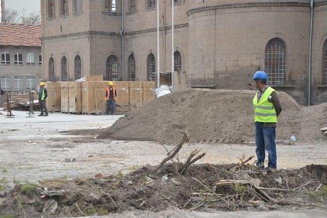 1 Mayıs&rsquo;ı &Ccedil;alışarak Ge&ccedil;irdiler 1