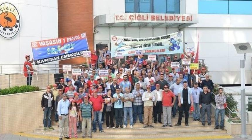 1 Mayıs Coşkusu &Ccedil;iğli&rsquo;yi Sardı