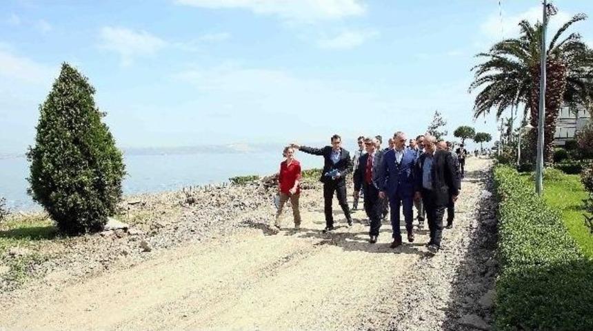 Başkan Karaosmanoğlu Sahilde İncelemelerde Bulundu