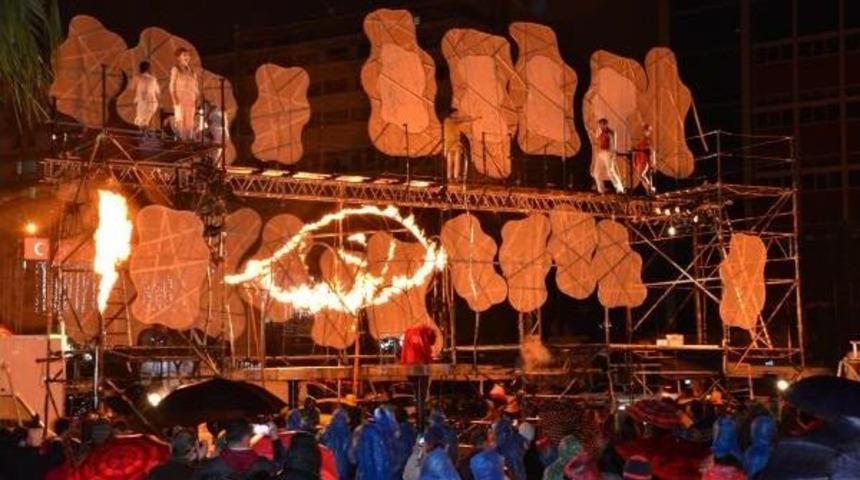 Adana'da Tiyatro Ş&ouml;leni Sona Erdi