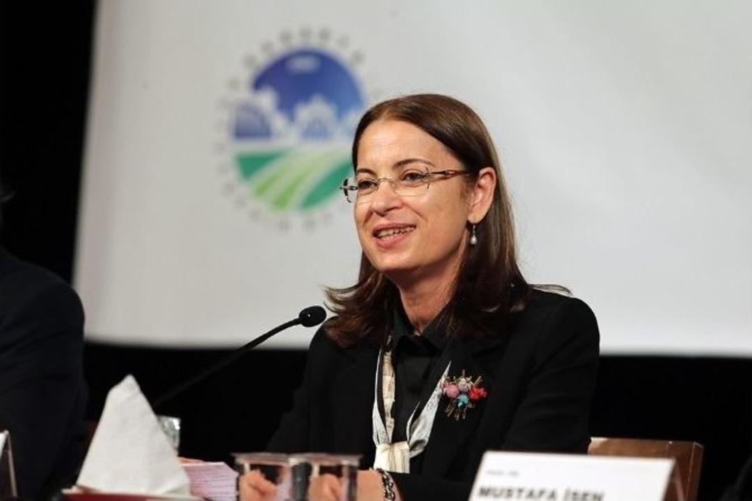 Bakan İslam Panelde Konuşmacı Oldu