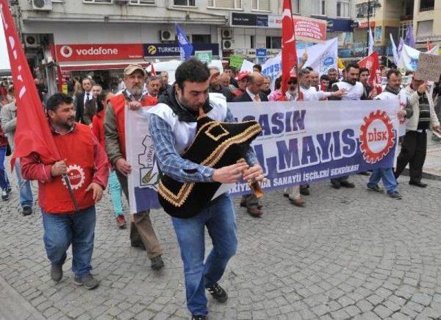 Rize’De Horonlu 1 Mayıs Kutlaması