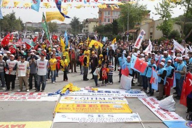 Balıkesir'de Renkli 1 Mayıs Kutlaması