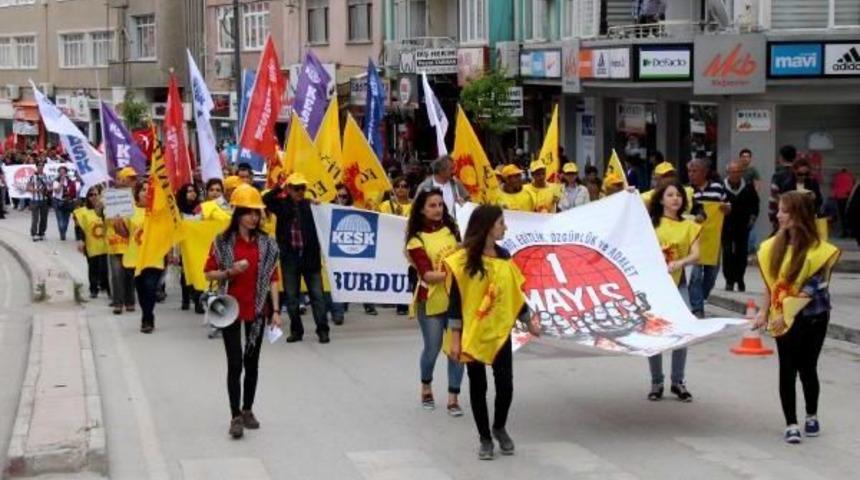 Burdur'da Halaylı Kutlama