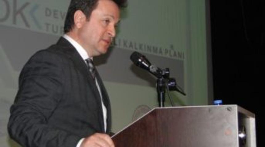 Develi Kaymakamı Enver &Uuml;nl&uuml; 1 Mayıs Emek Ve Dayanışma G&uuml;n&uuml; Nedeniyle Mesaj Yayınladı