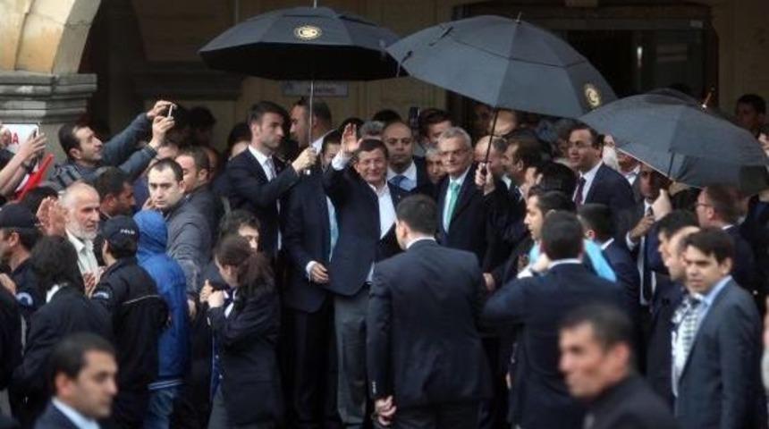 Davutoğlu: Yeni Anayasa Ile Sistemi Değiştirmeye Var Mısınız?