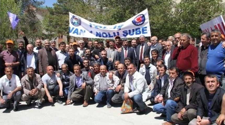 İş&ccedil;ilerin &Ccedil;ifte Bayram Sevinci