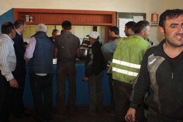 Milletvekili Hamza Dağ 1 Mayıs&rsquo;ta İş&ccedil;ilerle Buluştu 1