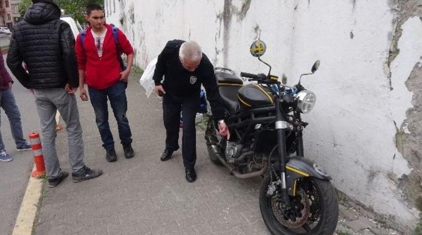 &Ccedil;aldıkları Yarış Motorunu &Ccedil;alıştıramayınca Bırakıp Ka&ccedil;tılar