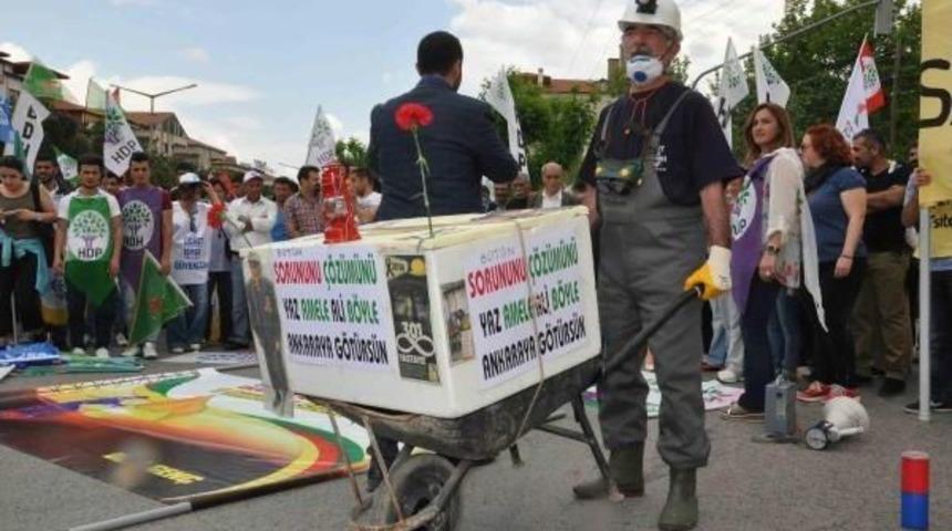 Denizli'deki Kutlamalarda Slogan Gerginliği