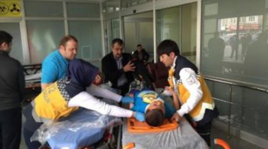 Şarampole Yuvarlanan Otomobildeki 5 Kişi Yaralandı