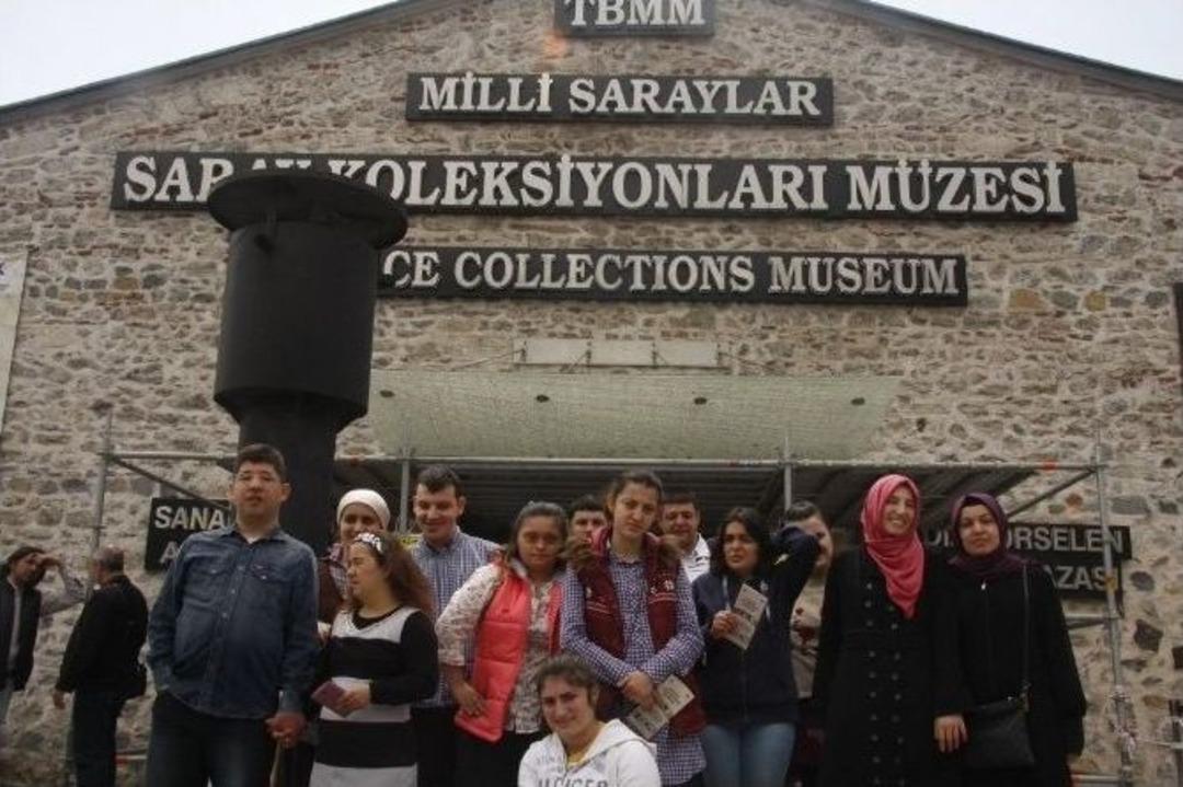 &Ouml;zel &Ccedil;ocuklar Minyat&uuml;r Sergisinde