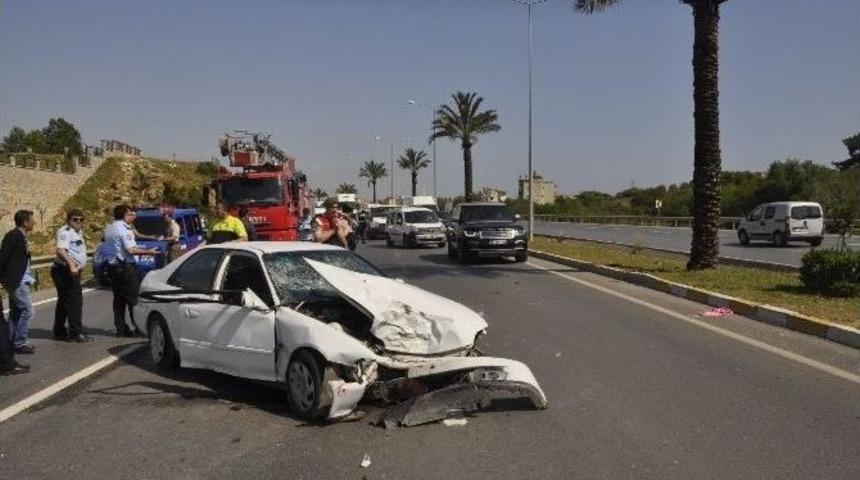 Manavgat&rsquo;ta Trafik Kazası: 4 Yaralı