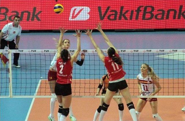 Galatasaray Daıkın, Vakıfbank’ı 3-2 Mağlup Etti