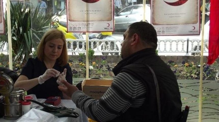 Ak Parti&rsquo;den Kan Bağışı Kampanyası