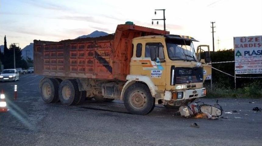 Dat&ccedil;a&rsquo;da Tarafik Kazası: 1 &Ouml;l&uuml;, 1 Ağır Yaralı