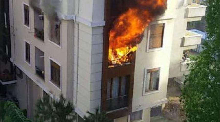 Oksijen T&uuml;p&uuml; Patladı, Daireyi Alevler Sardı