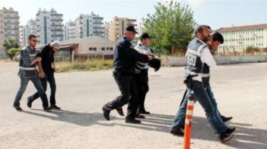 Antalya'da Suriyelilerin Kavgası Kanlı Bitti: 1 &Ouml;l&uuml;