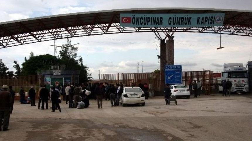 Pasaportu Olan Suriyeliler, &Uuml;lkelerine D&ouml;n&uuml;yor