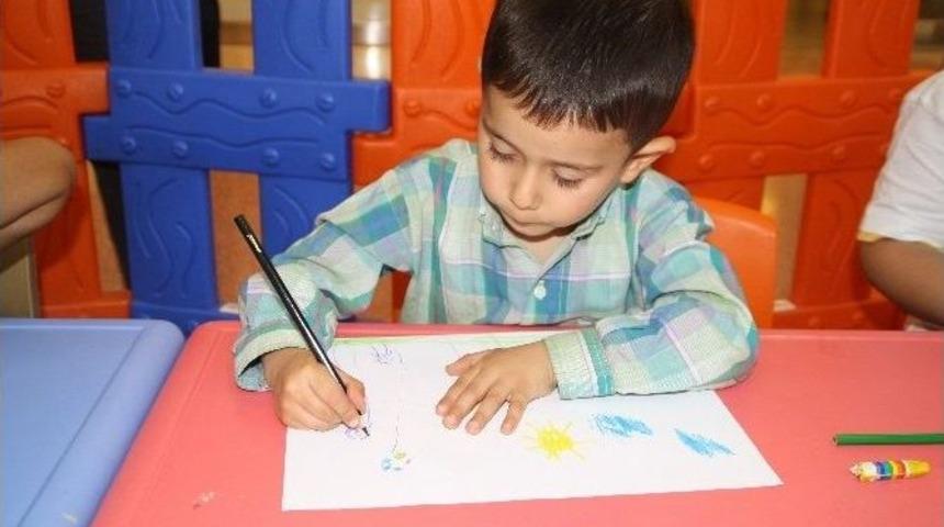 Anne Sevgisini Resmedecekler