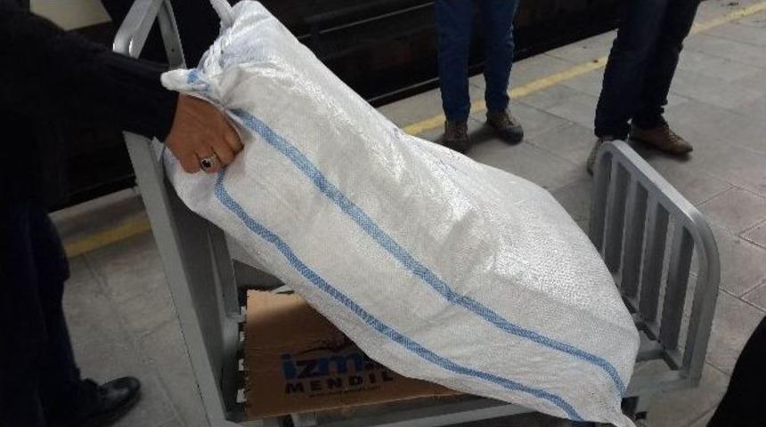 (&ouml;zel Haber) 2 &Ccedil;uval Ka&ccedil;ak Sigarayla Ankara Garı&rsquo;nda Yakalandı