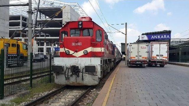 (özel Haber) 2 Çuval Kaçak Sigarayla Ankara Garı’nda Yakalandı