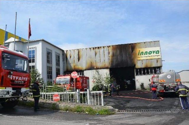 Mühürlenmesine Rağmen Faaliyetini Sürdüren Geri Dönüşüm Tesisinde Yangın Çıktı