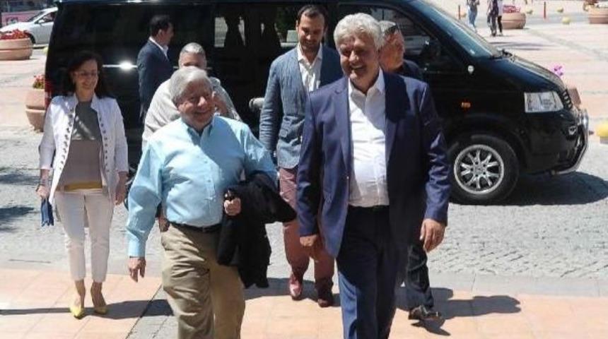 New York Belediyesi Turizm Daire Başkanı Marty Markowitz, &Ccedil;eşme'ye Hayran Kaldı