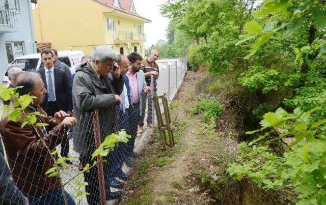 Kocaeli'de Endişelendiren Heyelanlar