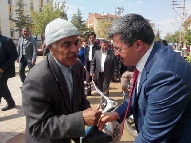 Ak Parti Milletvekili Adayı &Ouml;zkaya&rsquo;ya Başmak&ccedil;ı&rsquo;da Yoğun İlgi 1