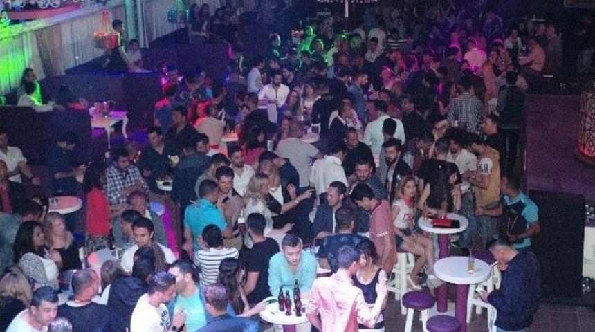 Somalı Aileler Bodrum&rsquo;da Stres Attı