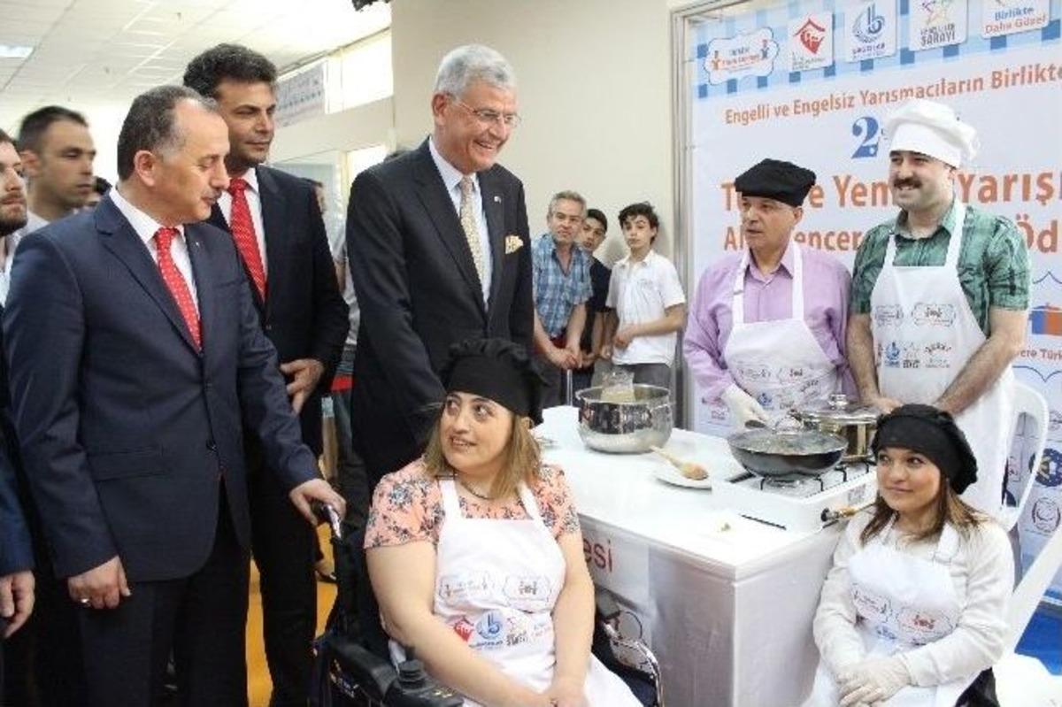 Usta Aş&ccedil;ılar &Ouml;d&uuml;llerini Bakan Bozkır&rsquo;dan Aldı