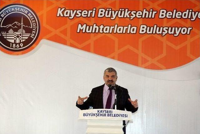 Büyükşehir Belediye Başkanı Çelik Muhtarlarla Bir Araya Geldi