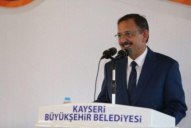 Büyükşehir Belediye Başkanı Çelik Muhtarlarla Bir Araya Geldi