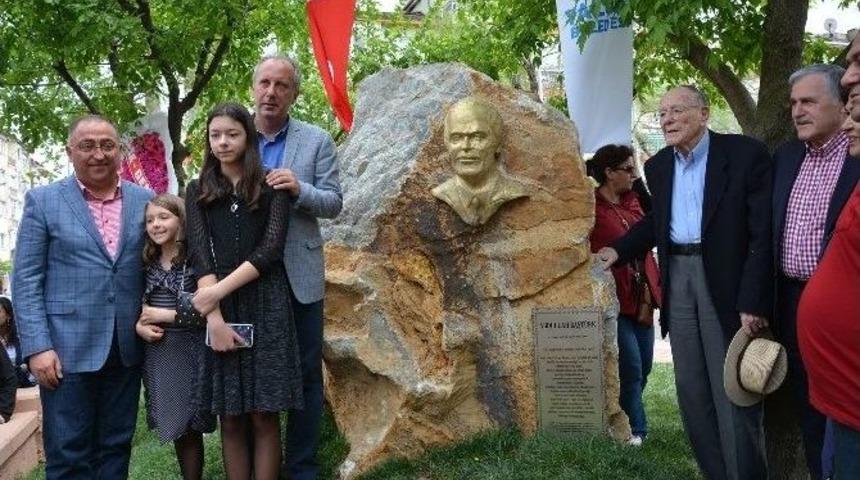 S&uuml;leyman &Ccedil;elebi Darbe D&ouml;neminde Koğuş Arkadaşı Başt&uuml;rk&rsquo;&uuml;n Heykelini A&ccedil;tı