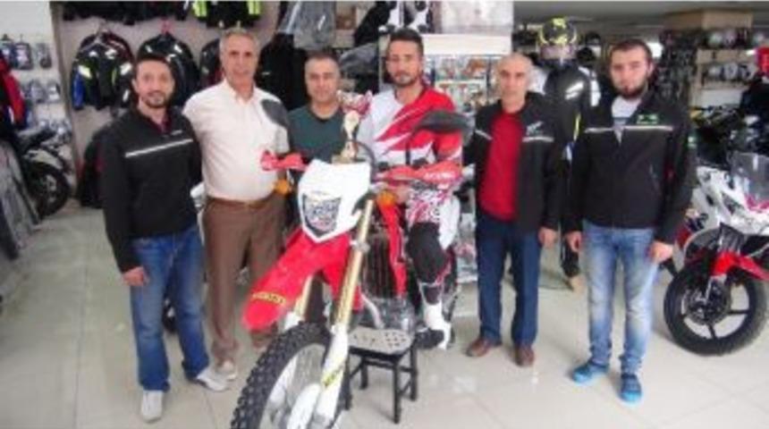 Malatyalı Motorcu Antalya&rsquo;da Derece Elde Etti