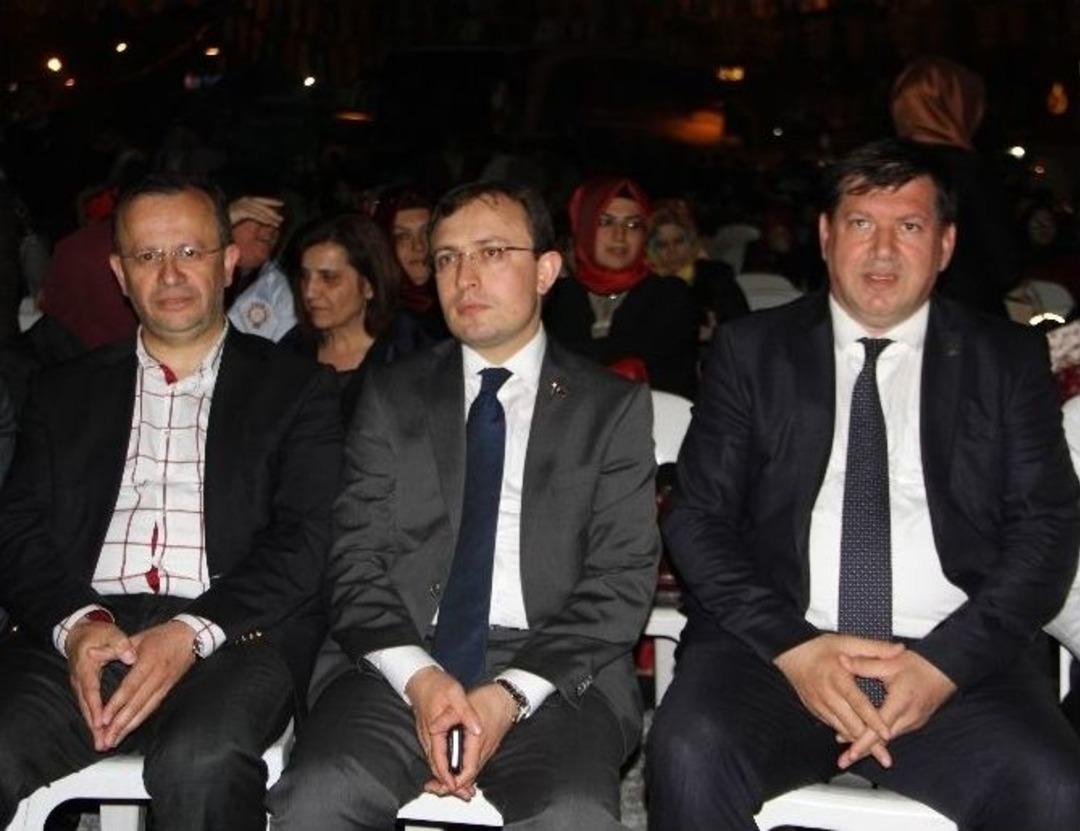 Ak Parti Milletvekili Adayları &Uuml;sk&uuml;dar&rsquo;da Sıra Gecesine Katıldı