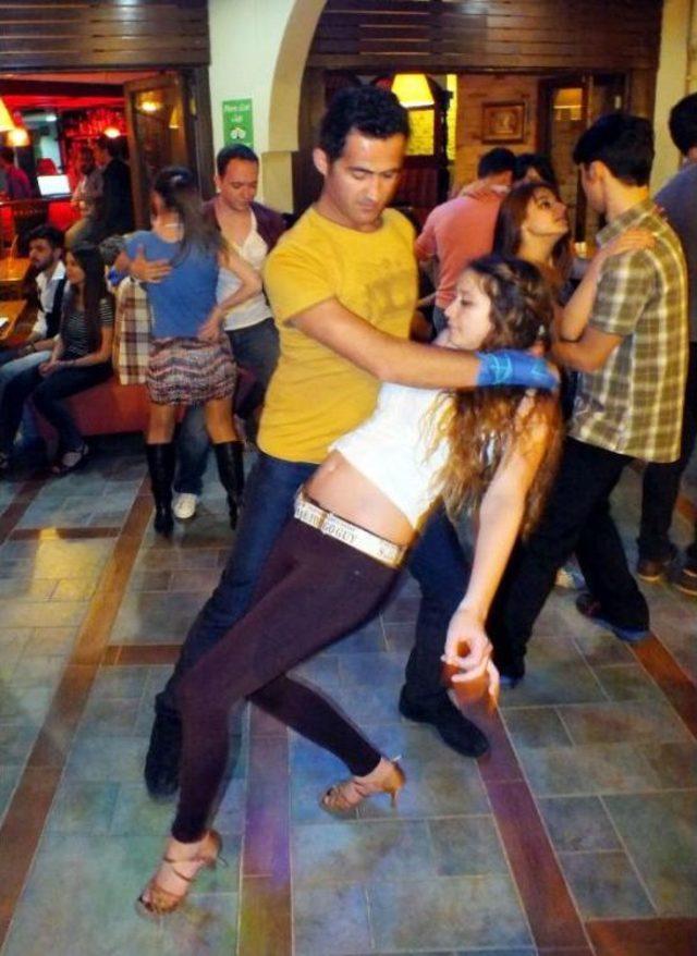 Gen&ccedil;ler Şiddete Karşı Dans Etti 3