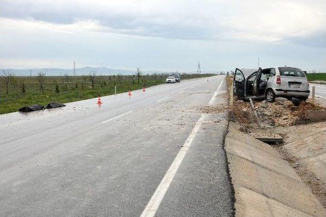 Ağabey Kardeş Kazada Can Verdi